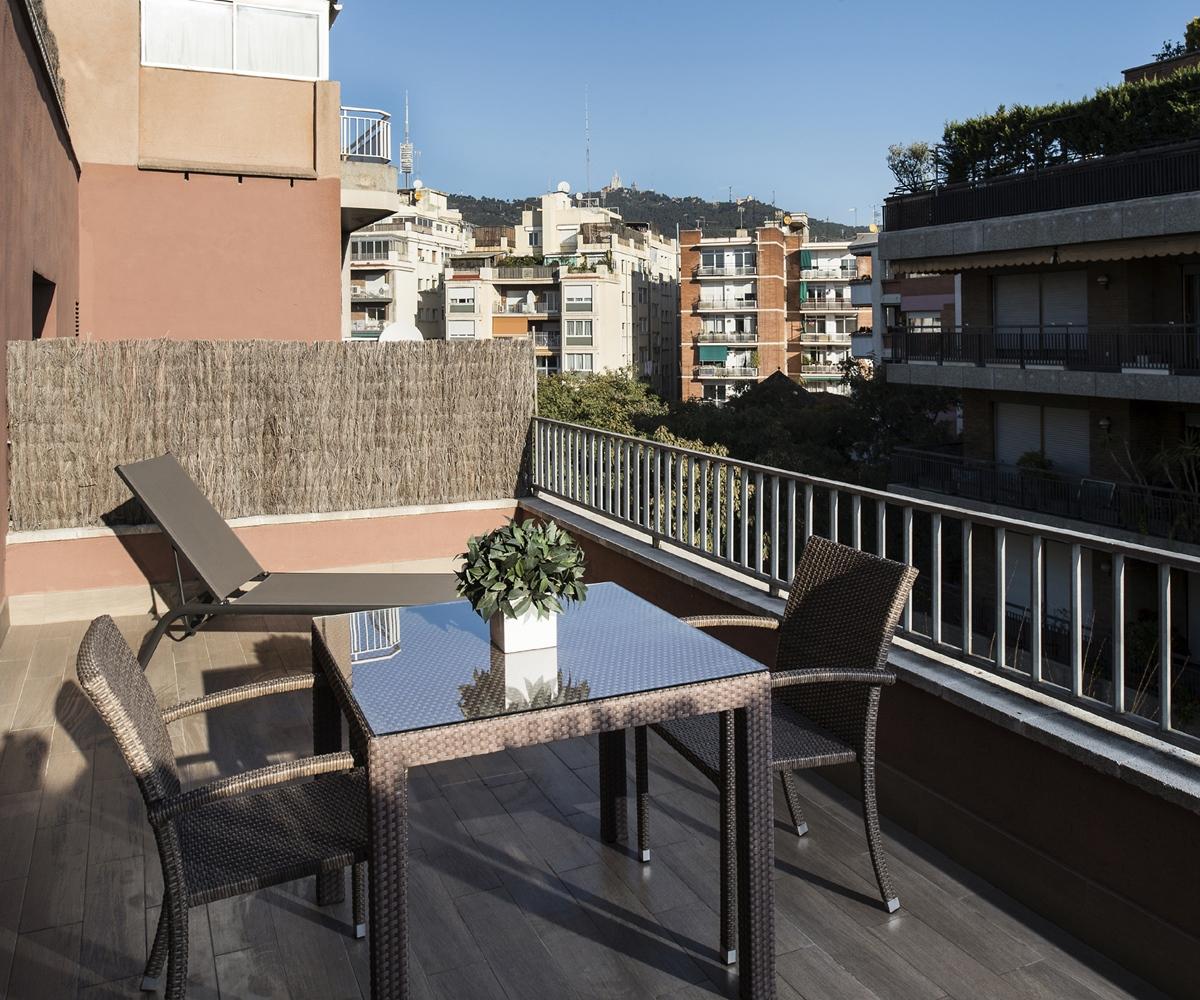 Catalonia Castellnou Hotel Barcelona Exterior foto